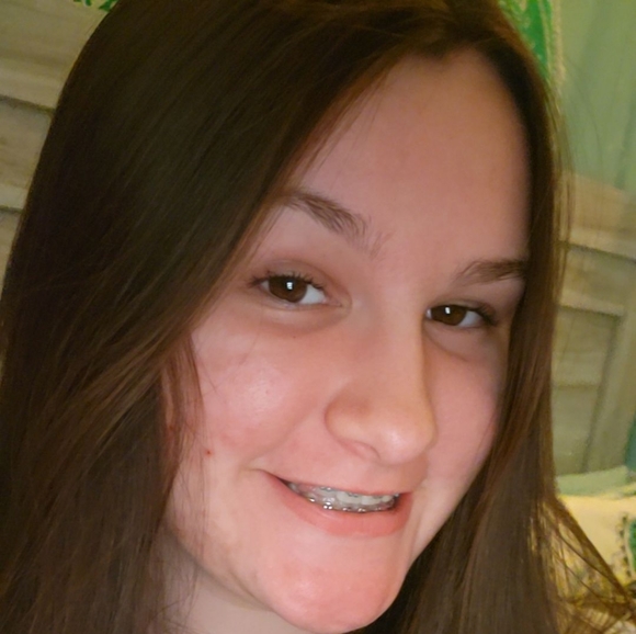 Meet your Posher, Rae - Picture 1 of 1